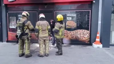 Bursa’da bir pizzacıyla anlaşması olan kurye firmasının sahibi, çalışanların maaşlarını