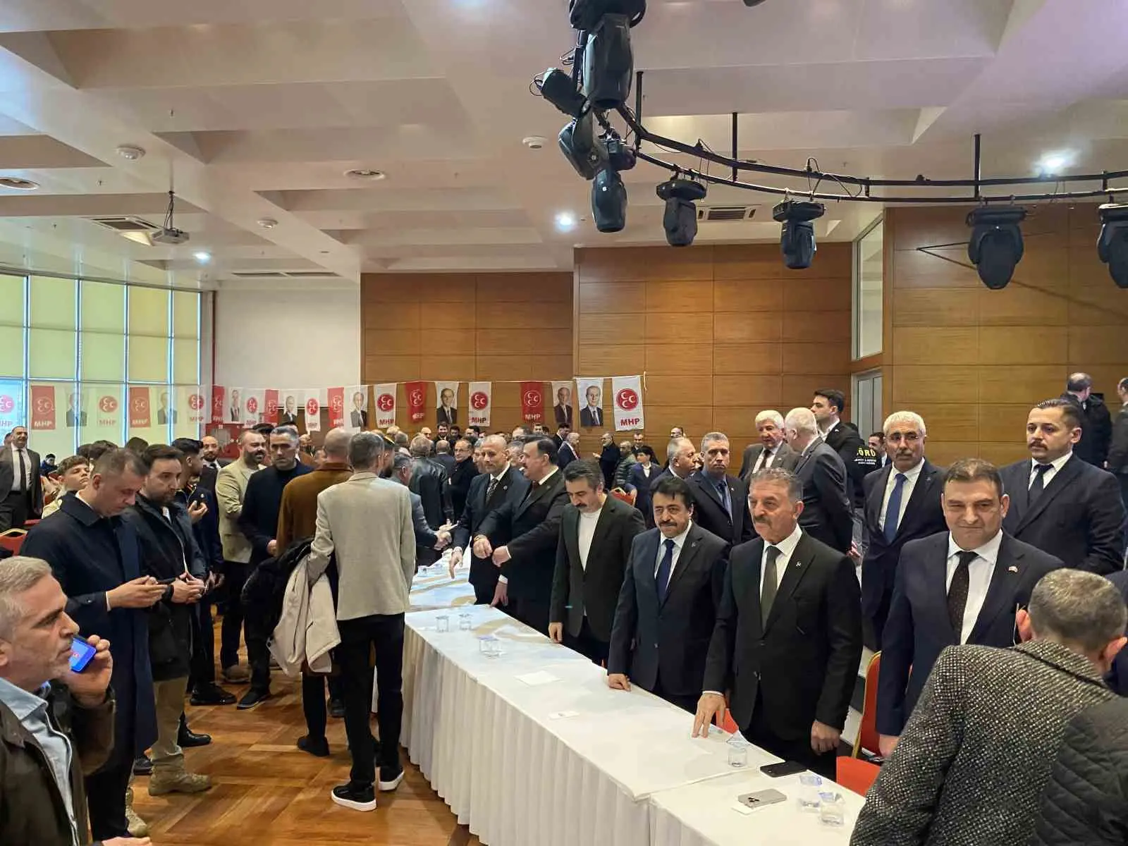 MHP Genel Sekreteri İsmet Büyükataman, Ortadoğu’daki gelişmelerin Türkiye açısından yakından