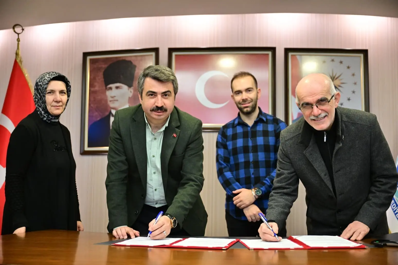 Bursa-Yıldırım Belediyesi tarafından hayata geçirilen ve 160 konut, 19 ticari