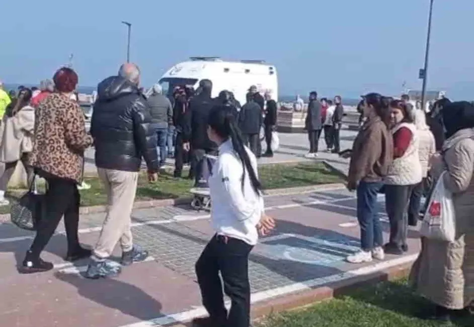 Bursa’nın Mudanya ilçesinde sahil kenarında hareket halindeki kamyonun çarptığı 4