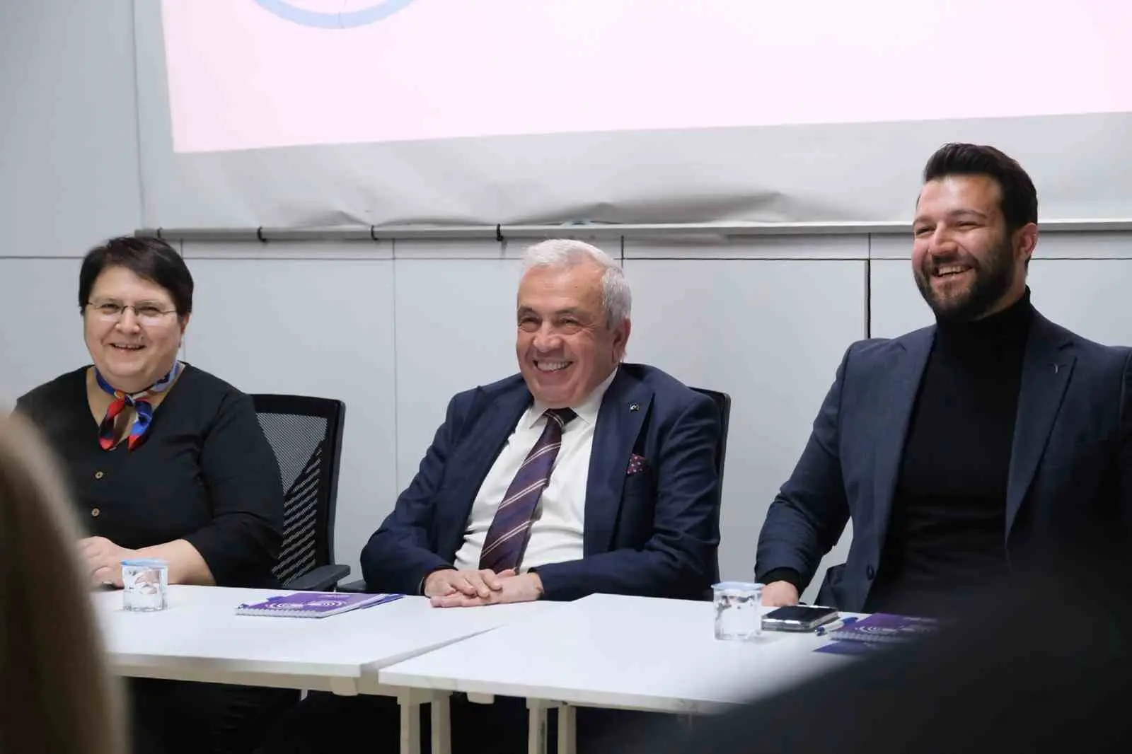 Nilüfer Belediye Başkanı Şadi Özdemir, Yüzüncüyıl Mahallesi’nde hayata geçirilmesi planlanan