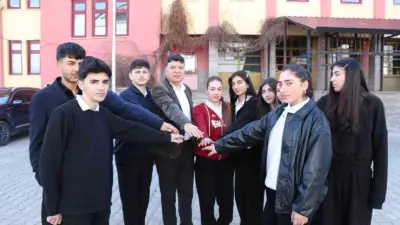 Erzurum’un Oltu ilçesinde lise öğrencileri, “Maarifin Kalbinde Ramazan” etkinlikleri kapsamında