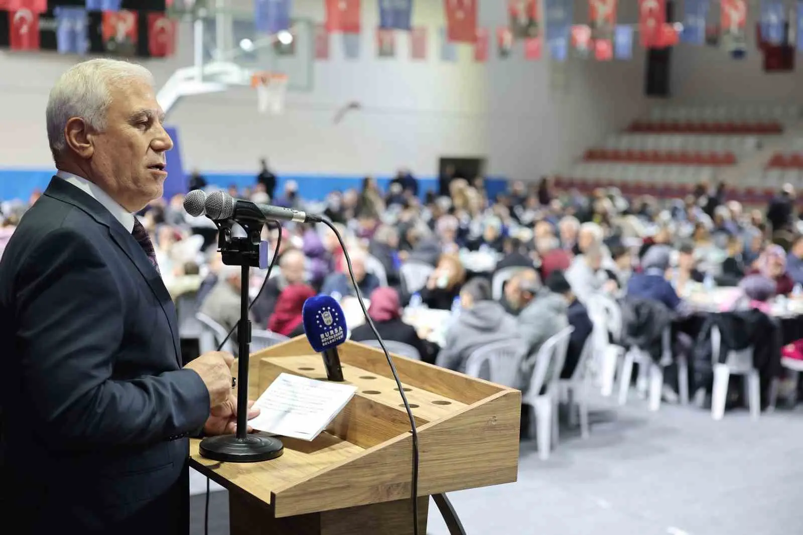 Bursa Büyükşehir Belediyesi’nin Orhaneli ilçesinde düzenlediği iftar programına katılan Başkan