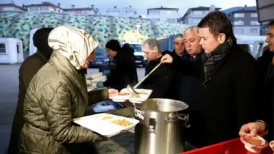 Osmangazi Belediye Başkanı Erkan Aydın, Ramazan ayı boyunca her gün