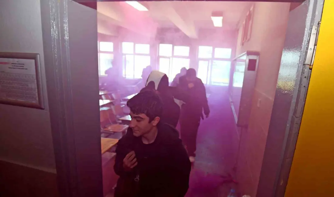 Osmangazi Belediyesi Afet İşleri Müdürlüğü ekipleri ile Tophane Mesleki ve