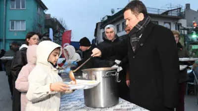 Ramazan ayının manevi atmosferi Osmangazi’de kurulan gönül sofralarında yaşanmaya devam