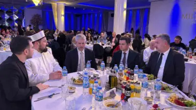 Ramazan’ın bereketini Bulgaristan’ın Varna kentinde soydaşlarla paylaşan Osmangazi Belediye Başkanı