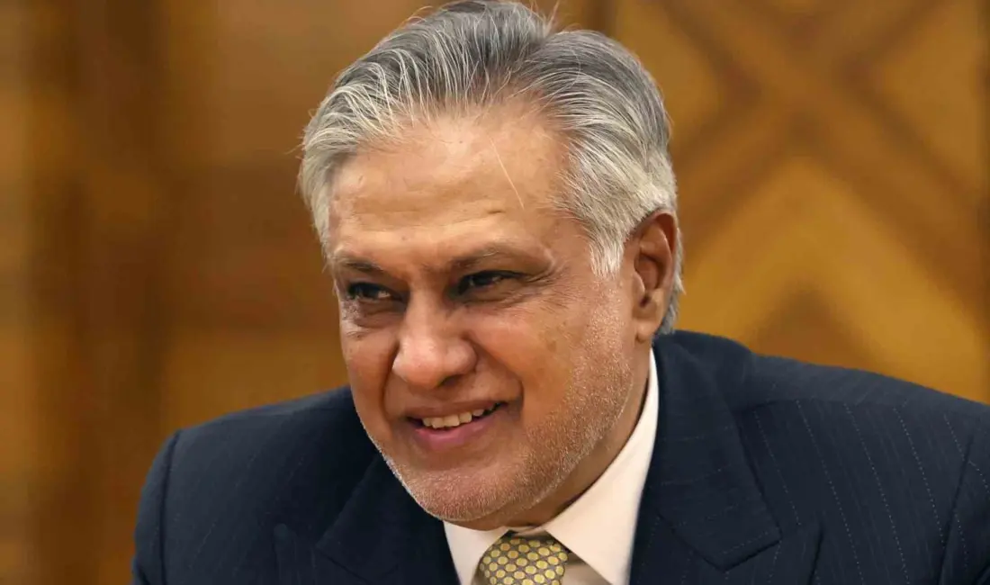 Pakistan Dışişleri Bakanı Muhammed Ishaq Dar, İran hükümetinin Pakistan bandıralı