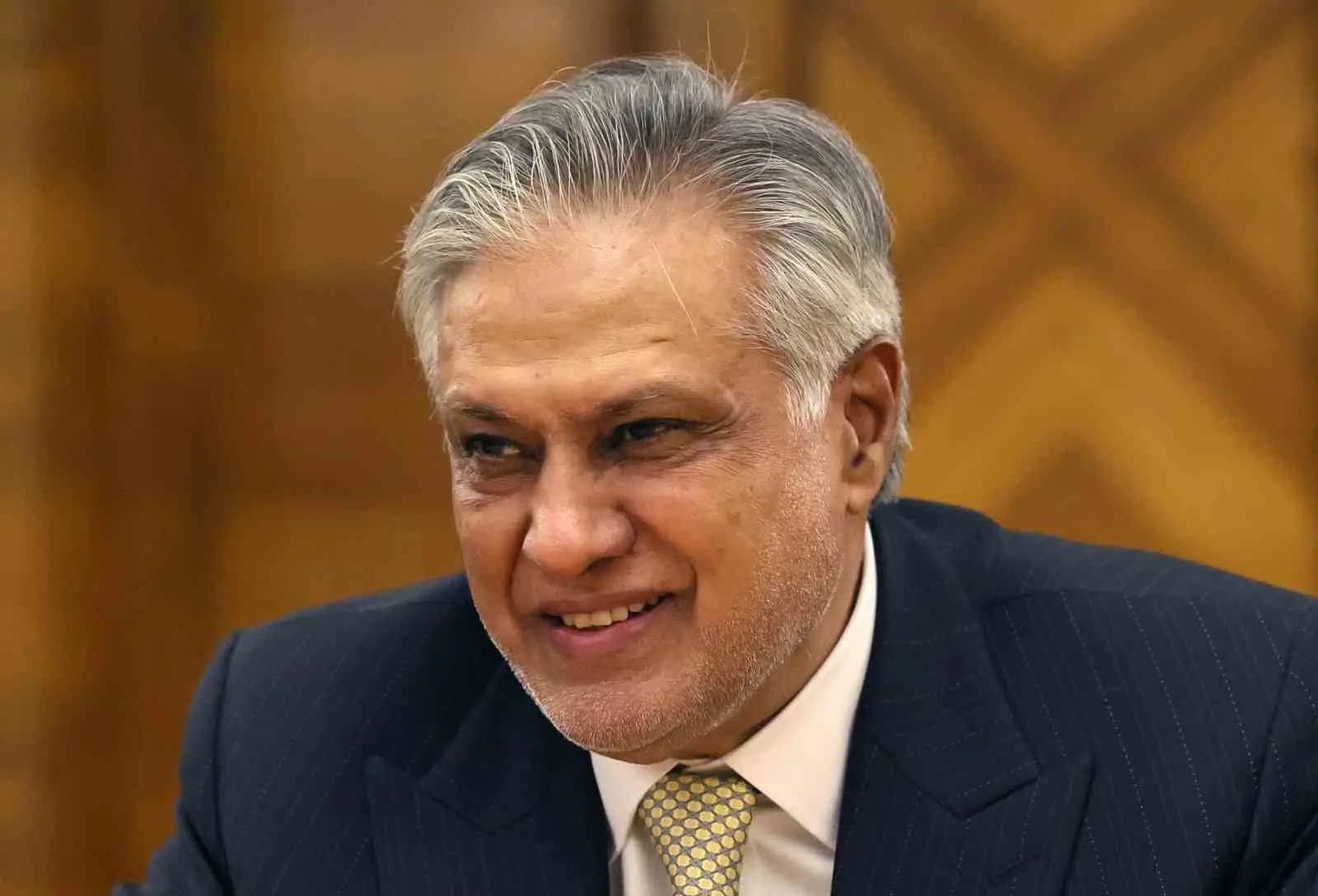 Pakistan Dışişleri Bakanı Muhammed Ishaq Dar, İran hükümetinin Pakistan bandıralı