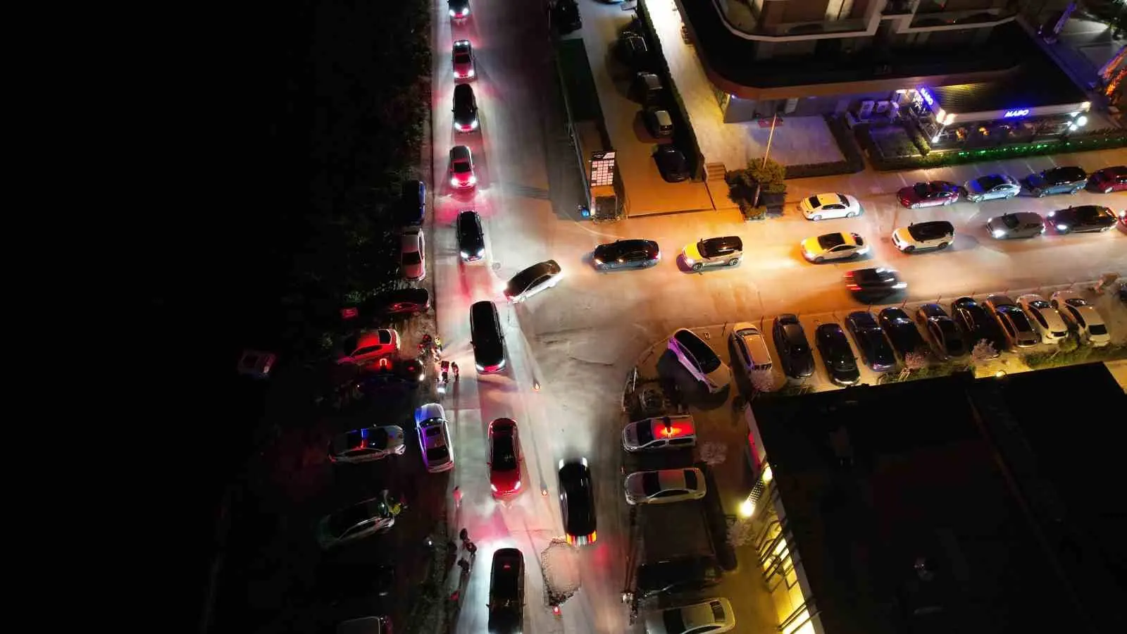 Bursa’nın en lüks semtlerinden birinde araçlarla müzik yayını yapan, abartı