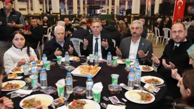Bursa Büyükşehir Belediyesi’nin Yıldırım ilçesi Arabayatağı Mahallesi’nde düzenlediği iftar programına