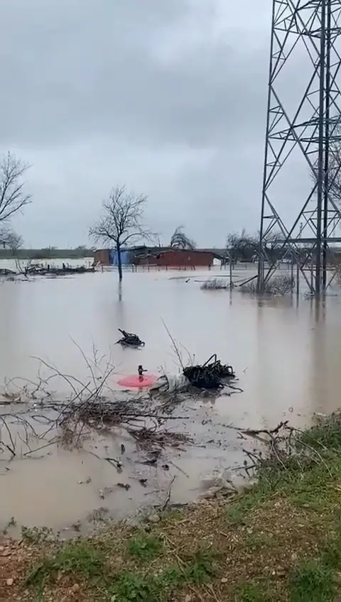 Bursa’da 3 gündür aralıksız devam eden sağanak yağış, toprak kaymaları