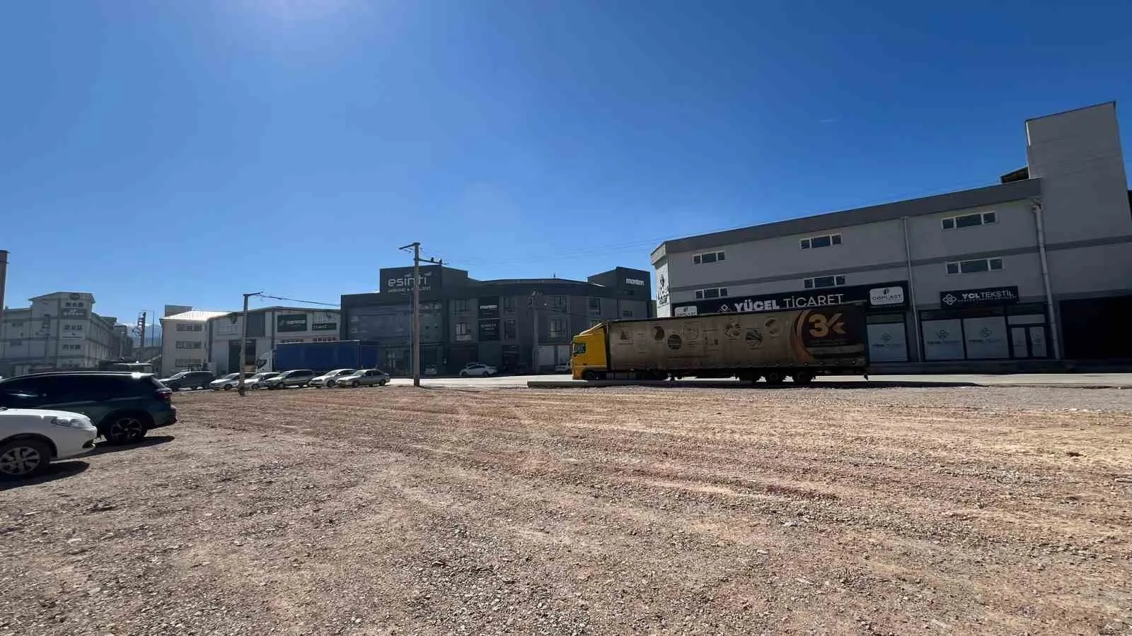 İnegöl Belediyesi, sanayi bölgesinde parklanma sorununa çözüm olacak yeni otopark