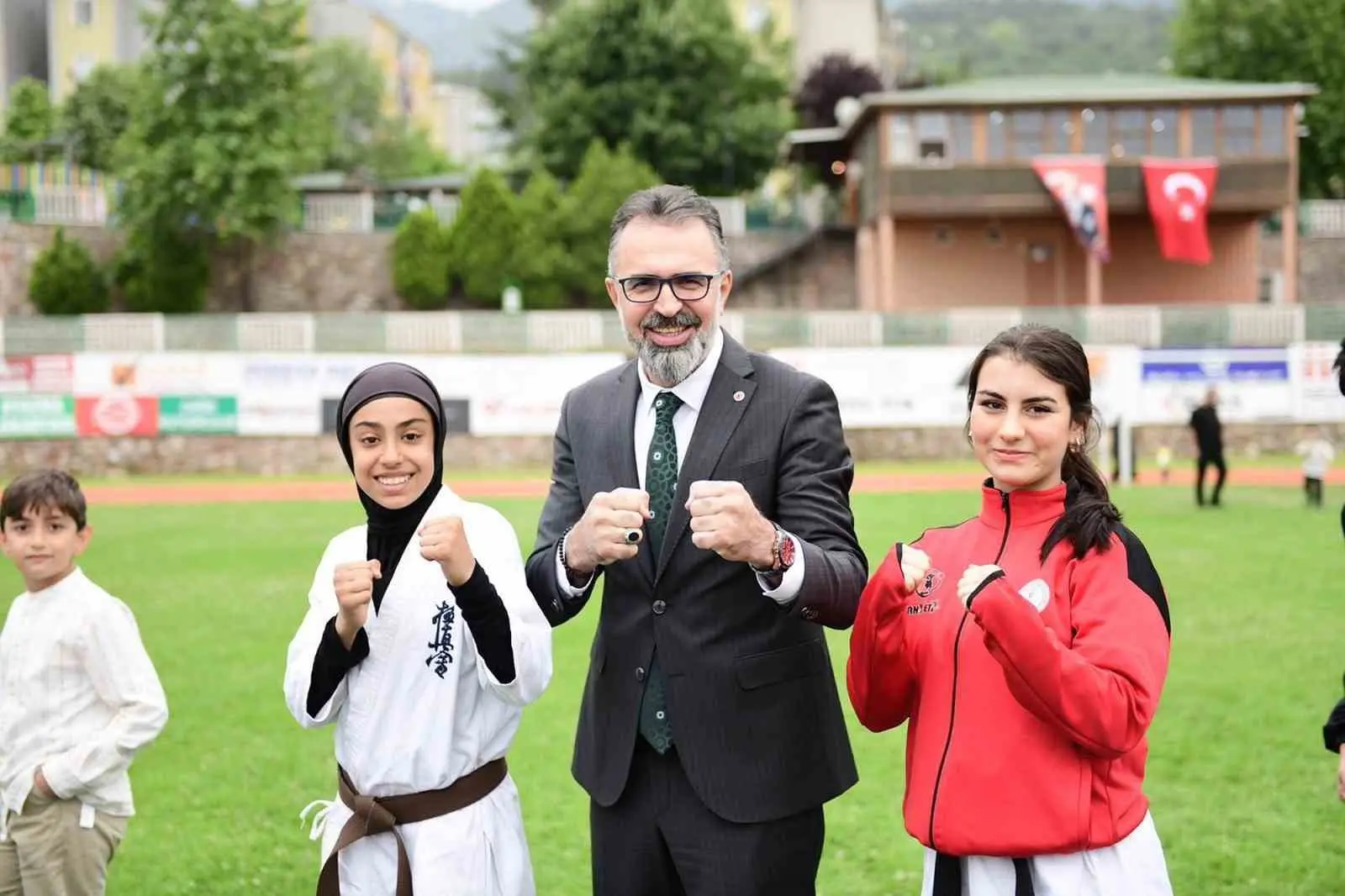 Kestel Belediyesi, spor yatırımları ve eğitim programlarıyla Kestel’de her yaştan