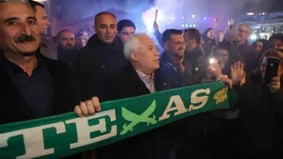 Bursa Büyükşehir Belediye Başkanı Mustafa Bozbey, Ramazan’ın bereketini Abdal Meydanı’nda