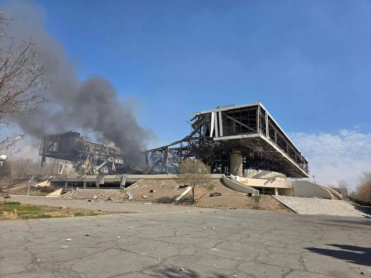 ABD ve İsrail’in İran’a yönelik saldırılarında İran’ın başkenti Tahran’daki Azadi