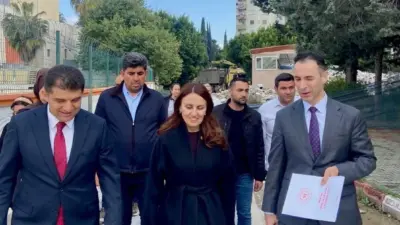 AK Parti Mersin Milletvekili Havva Sibel Söylemez, Tarsus ilçesinde gençlere
