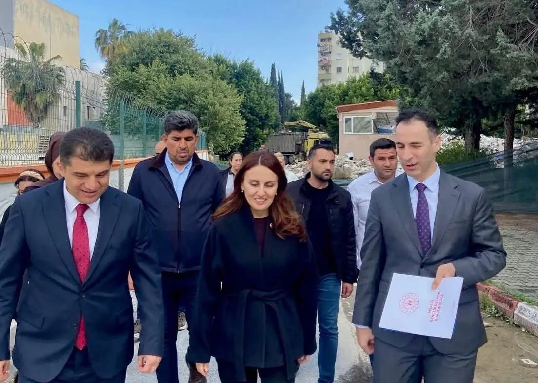 AK Parti Mersin Milletvekili Havva Sibel Söylemez, Tarsus ilçesinde gençlere