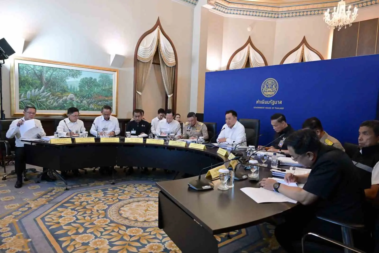 Güneydoğu Asya ülkesi Tayland’da hükümet, petrol tankerlerinin Hürmüz Boğazı’ndan güvenli