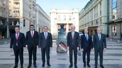 TBMM Başkanı Numan Kurtulmuş, resmi ziyaret gerçekleştirdiği Romanya’da Atatürk Anıtı’nı