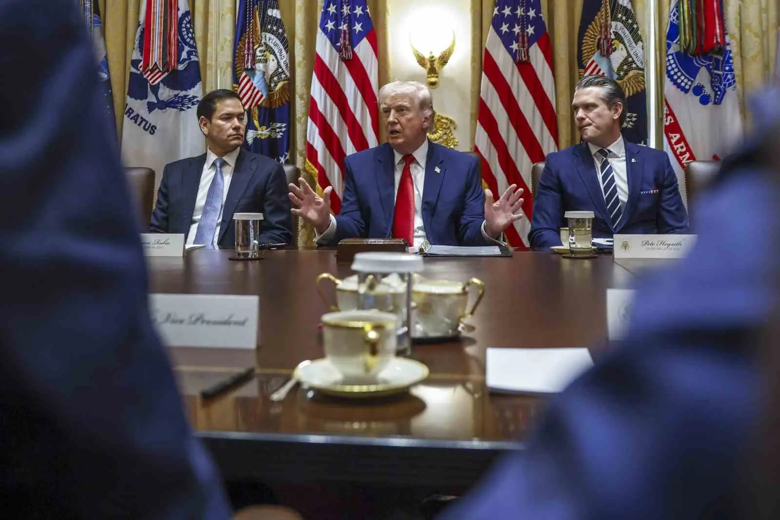 ABD Başkanı Donald Trump, “İran benimle anlaşma yapmak için yalvarıyor.