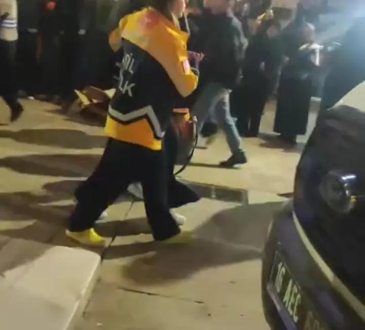 Bursa’nın simge noktalarından Ulu Camii içerisinde yaşanan yoğunluk nedeniyle bir