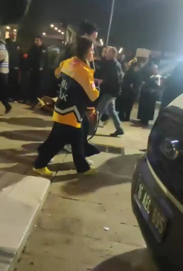 Bursa’nın simge noktalarından Ulu Camii içerisinde yaşanan yoğunluk nedeniyle bir