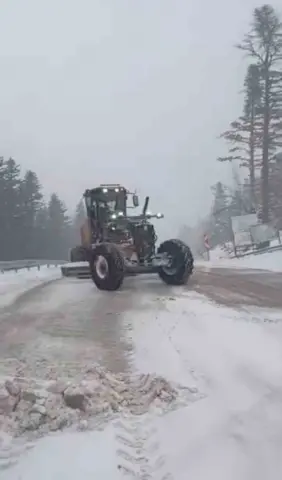 Bursa’da Ramazan Bayramı’nın birinci günü Uludağ’da etkili olan kar yağışı,