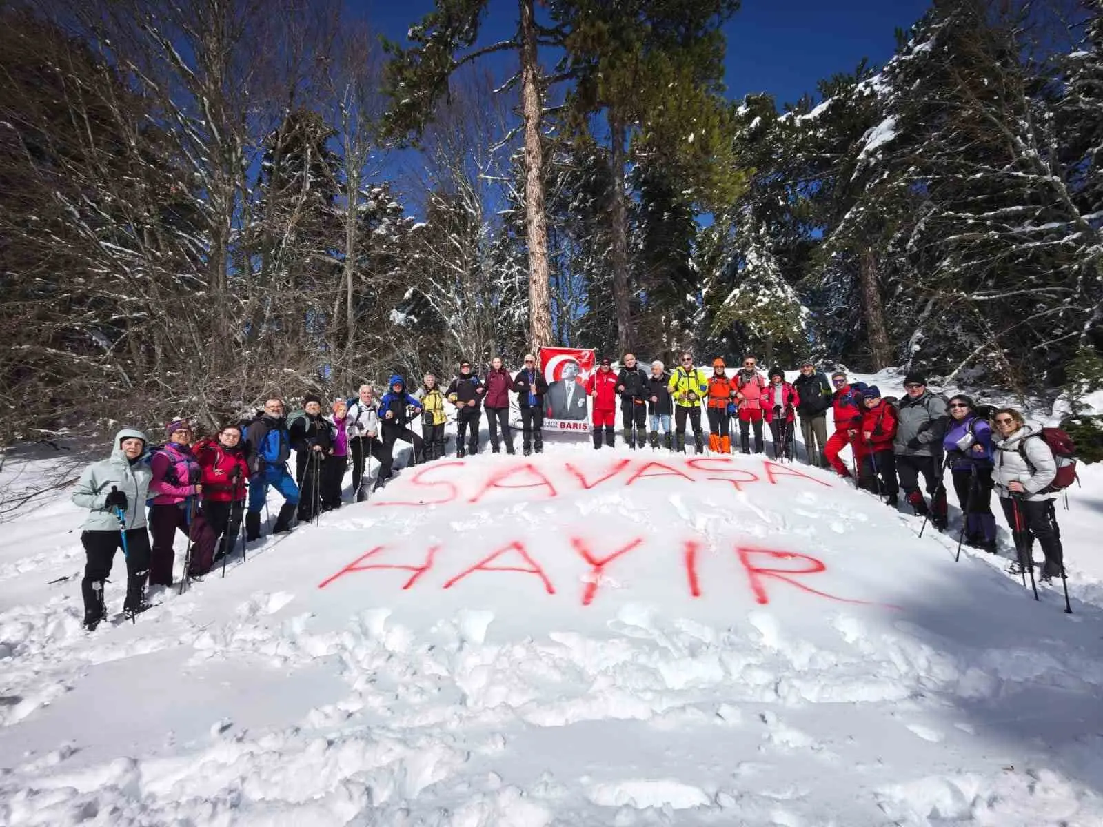 Sınır Tanımayan Dağcılar Spor Kulübü, yaşanan savaşlara dikkat çekmek için