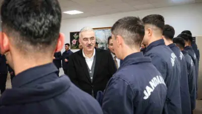 Bursa Valisi Erol Ayyıldız, Ramazan Bayramı dolayısıyla ziyaret ettiği Bursa