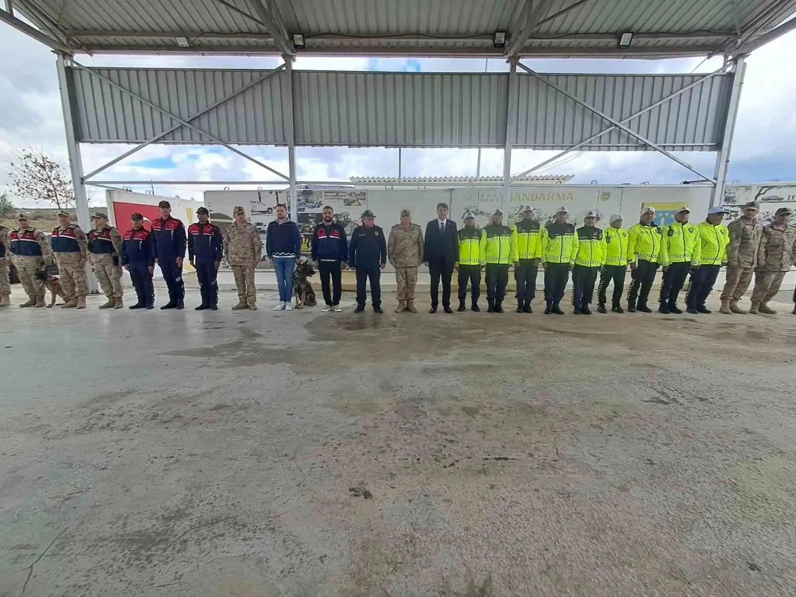 Kilis Valisi Ömer Kalaylı, Ramazan Bayramı’nın ilk gününde Küplüce’deki uygulama