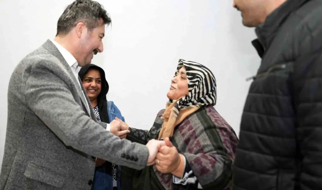 Yenişehir Belediye Başkanı Ercan Özel, vatandaşlarla sürekli bir araya gelerek