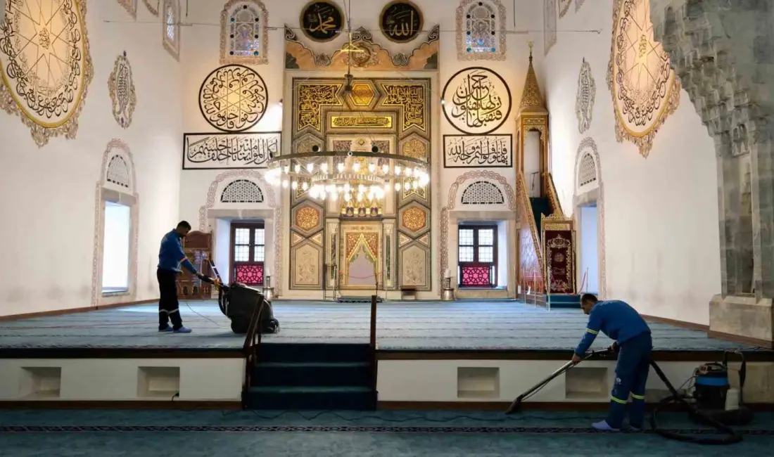 Yıldırım Belediyesi, Ramazan Bayramı dolayısıyla ilçe genelindeki camilerde kapsamlı bir