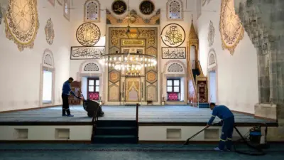 Yıldırım Belediyesi, Ramazan Bayramı dolayısıyla ilçe genelindeki camilerde kapsamlı bir