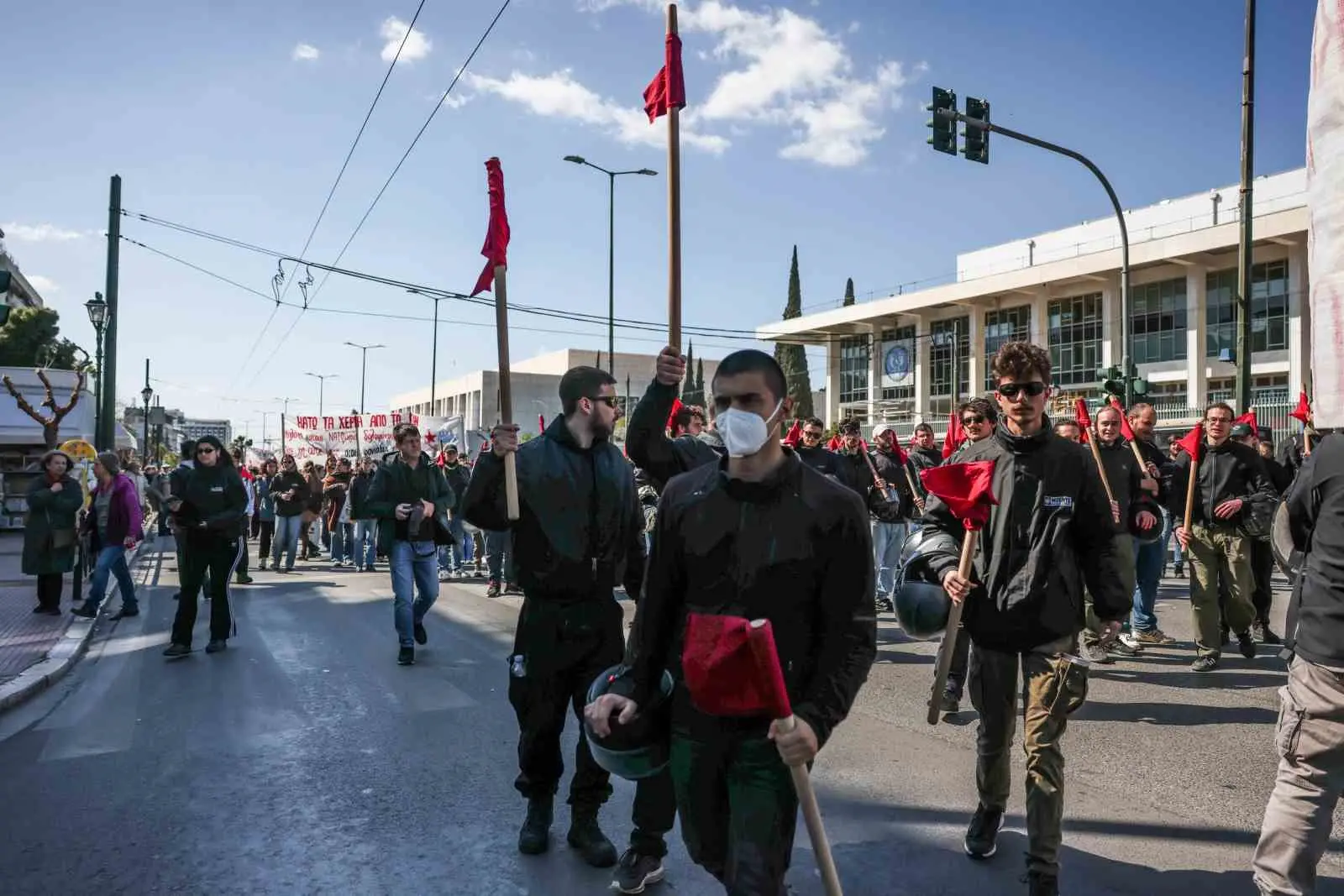 Yunanistan’da işçi sendikaları ve çeşitli örgütler, ABD ve İsrail’in İran’a