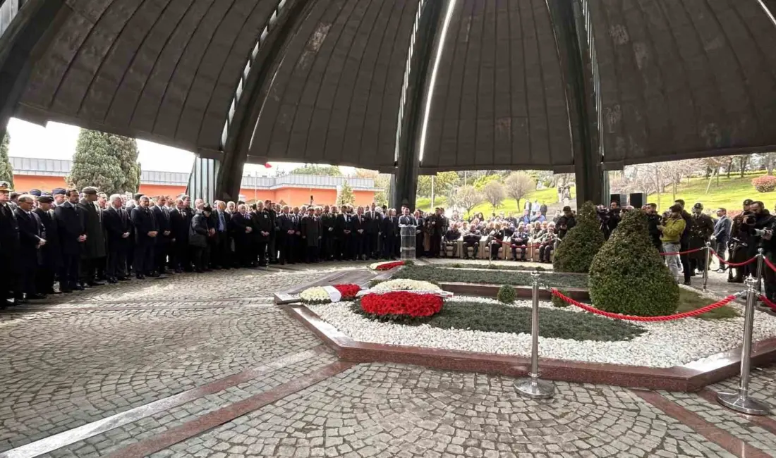 Türkiye Cumhuriyeti’nin 8’inci Cumhurbaşkanı Turgut Özal, İçişleri Bakanı Mustafa Çiftçi’nin