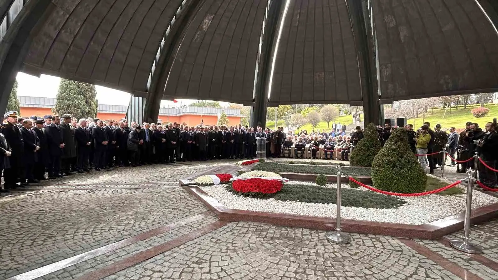 Türkiye Cumhuriyeti’nin 8’inci Cumhurbaşkanı Turgut Özal, İçişleri Bakanı Mustafa Çiftçi’nin