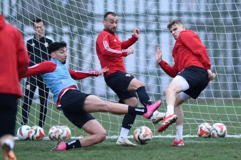 2.Lig Beyaz gurupta play off mücadelesi veren Sultan Su İnegölspor