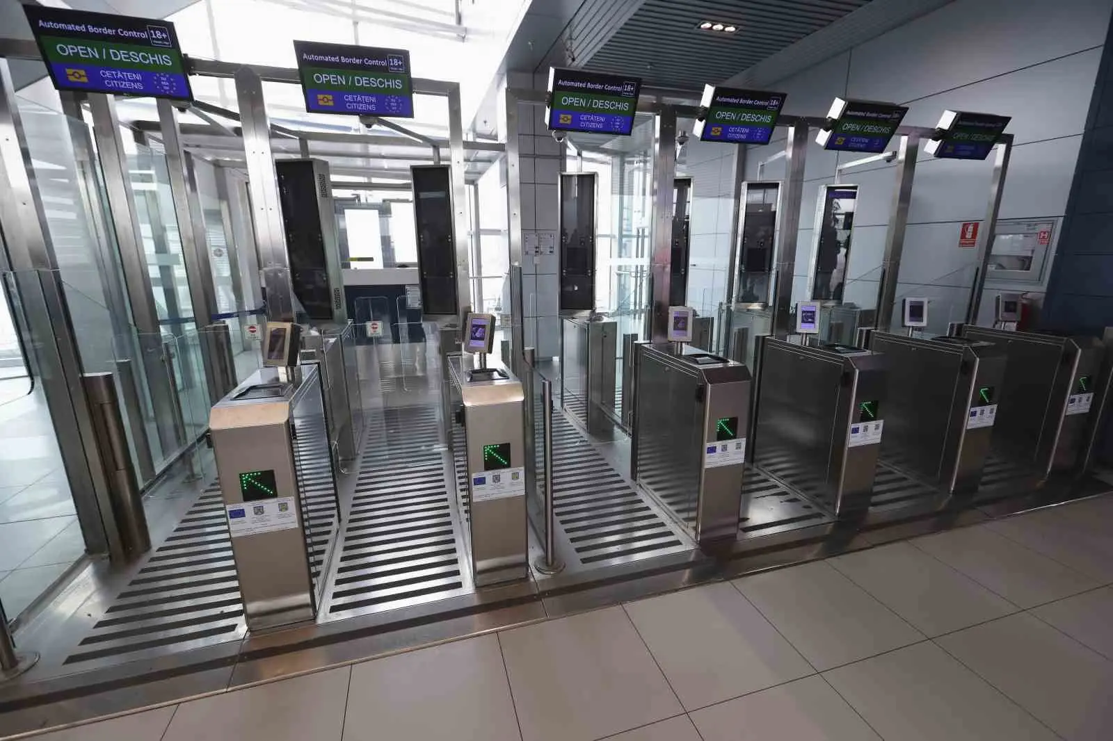 Avrupa Birliği’nin pasaport taramasının yanı sıra parmak izi ve fotoğraf