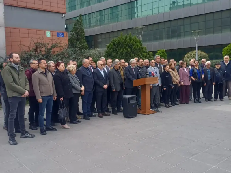 Bursa Büyükşehir Belediye Başkanı Mustafa Bozbey’in gözaltına alınmasının ardından DİSK,