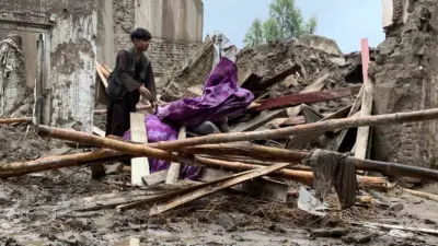 Afganistan’da etkisini sürdüren şiddetli yağışların yol açtığı sellerde hayatını kaybedenlerin