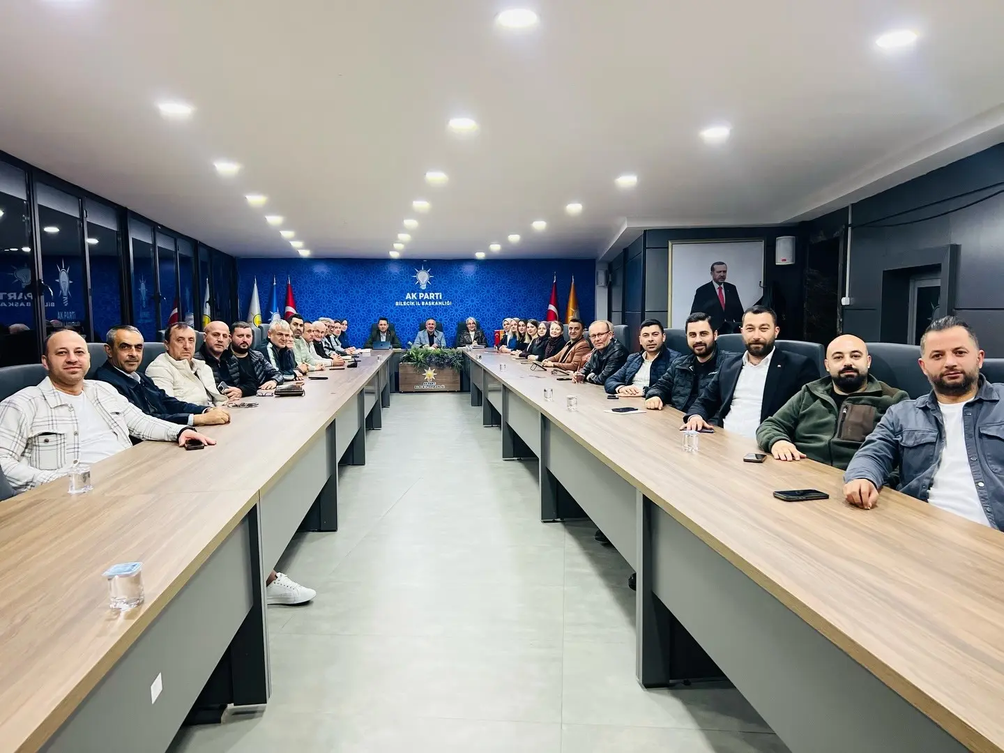 AK Parti Bilecik İl Başkanlığı’nda haftalık yönetim kurulu toplantısı yapıldı.