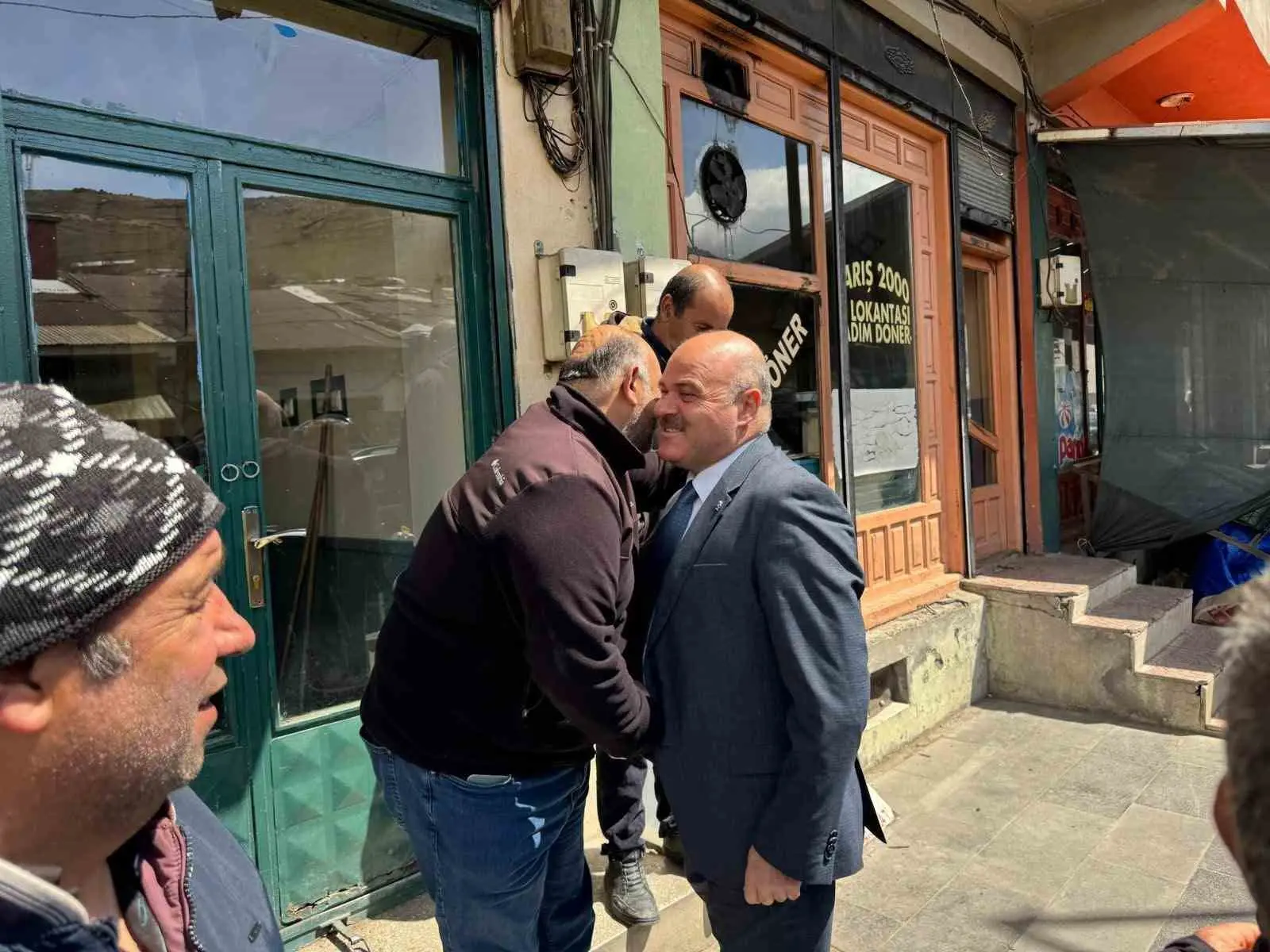 AK Parti Kars İl Başkanı Muammer Sancar, il koordinatörleriyle birlikte