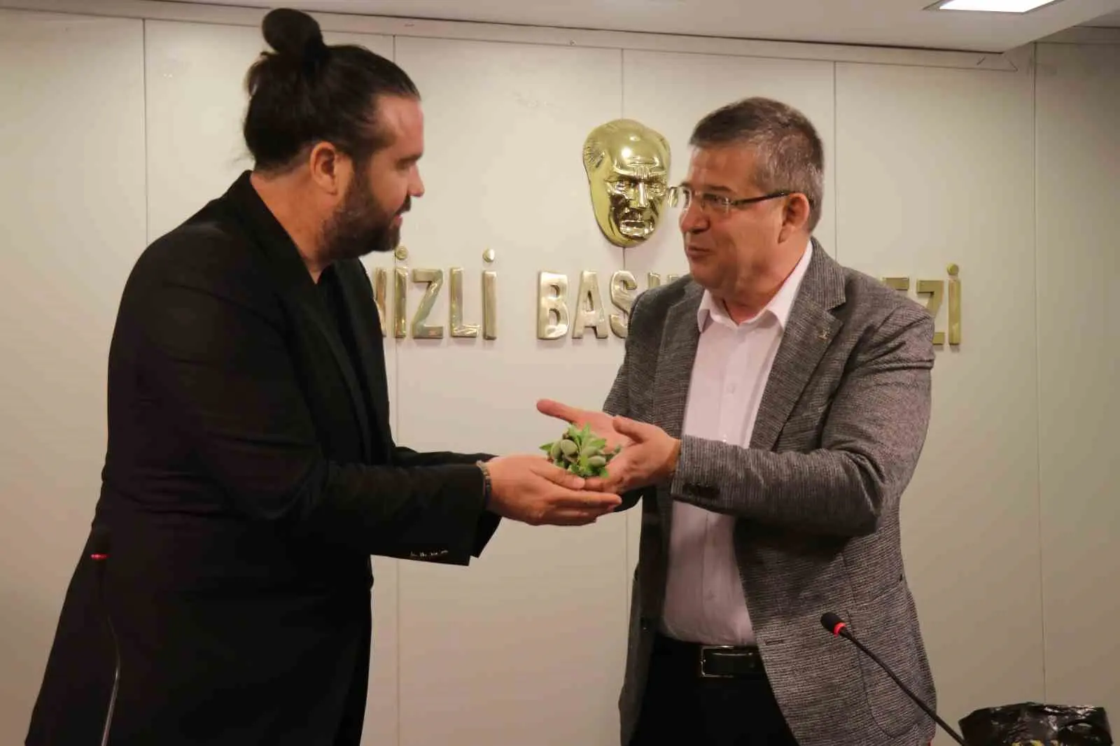 AK Parti Denizli İl Başkanı Muhammet Subaşıoğlu, Denizli Gazeteciler Cemiyeti