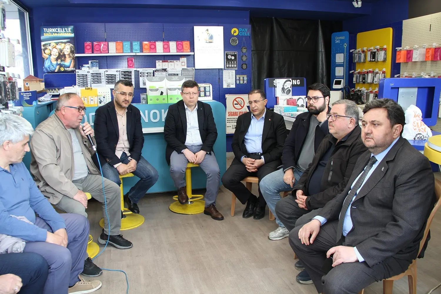AK Parti Kula İlçe Başkanlığı tarafından mahalle başkanlarının katılımıyla istişare