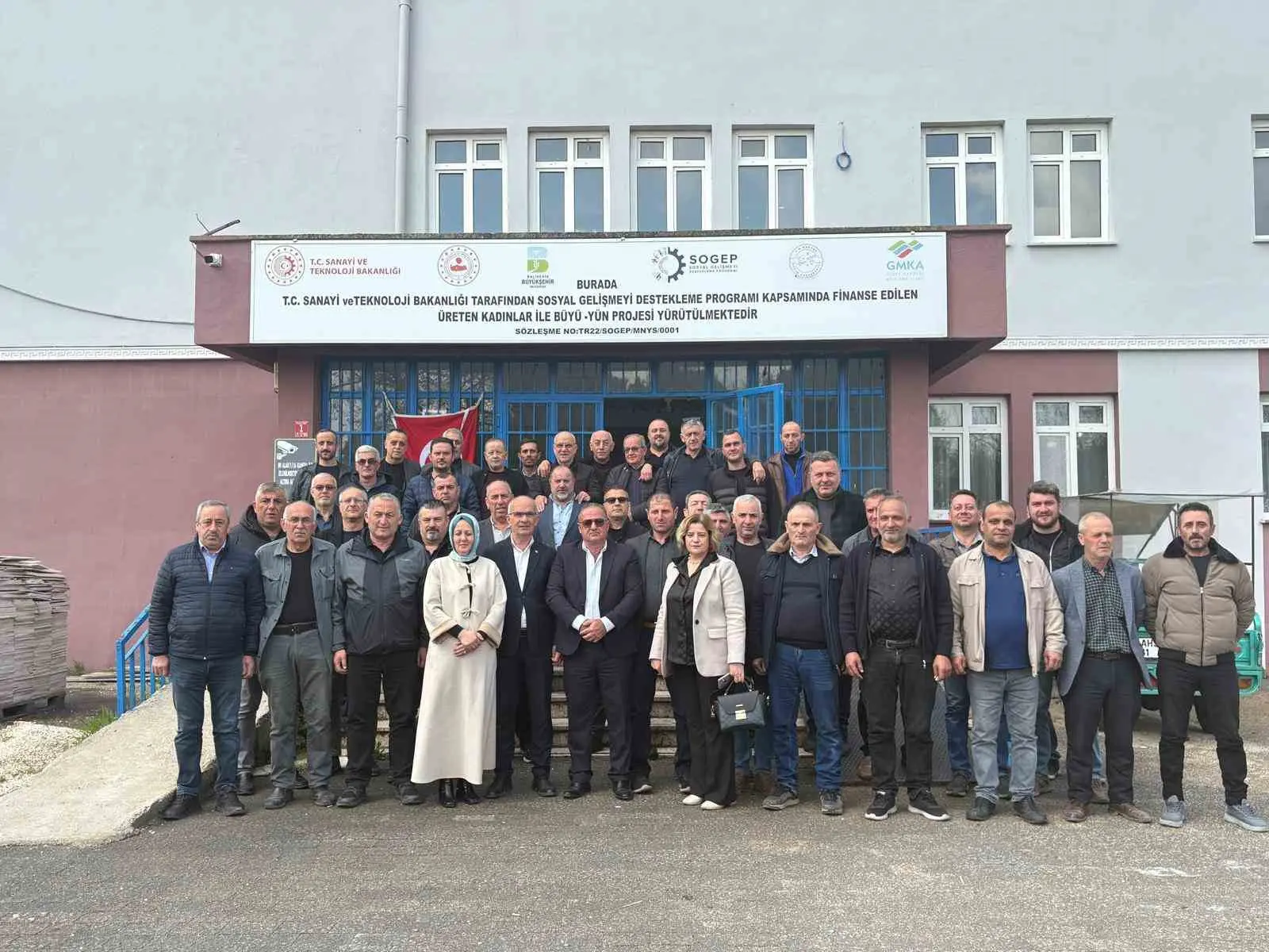 Balıkesir’in Manyas ilçesinde AK Parti İlçe Teşkilatı tarafından düzenlenen kahvaltılı