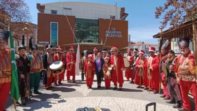 Gaziantep’te CHP’li vekillerin mehter marşı sırasında sırtlarını dönmelerinin ardından, Bilecik’in