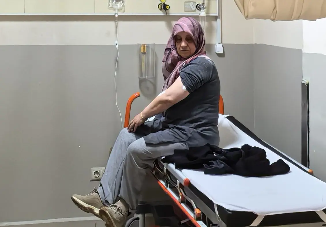 Bursa’nın İnegöl ilçesinde akrebin soktuğu kadın hastanede tedavi altına alındı.