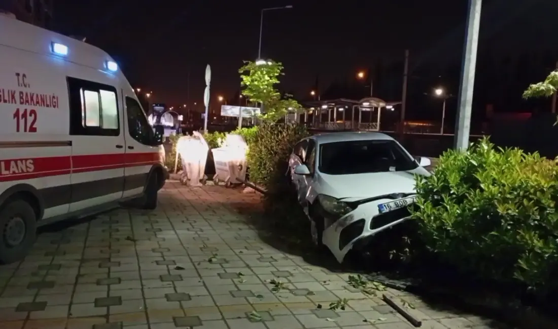 Bursa’da alkollü sürücünün neden olduğu kazada 2 araç hurdaya döndü,