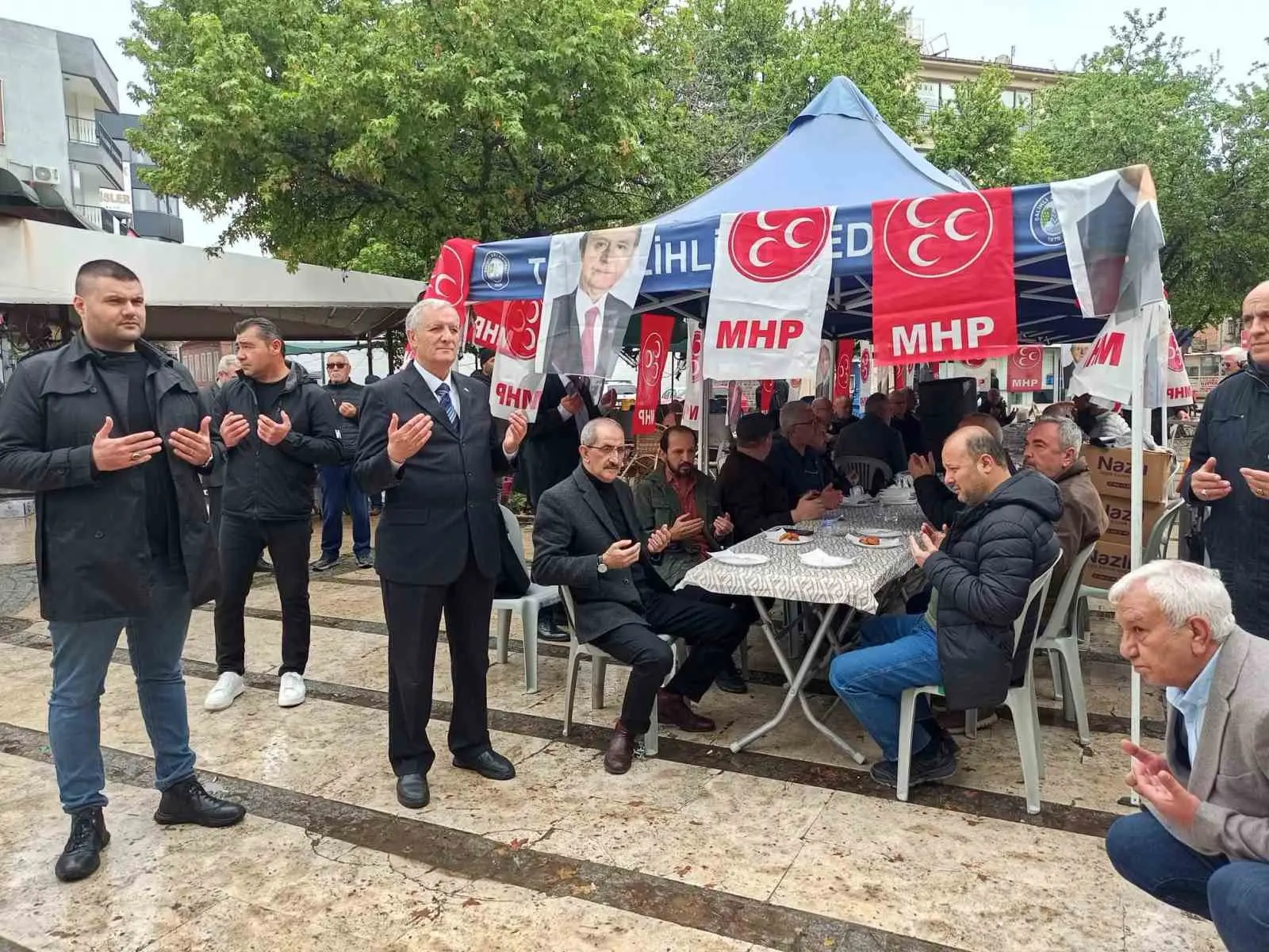 Manisa’nın Salihli ilçesinde, 4 Nisan 1997 tarihinde vefat eden Milliyetçi